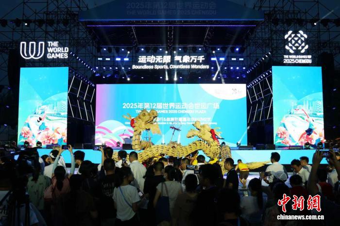 国际友人沉浸式体验四川非遗 巴蜀文化魅力绽放