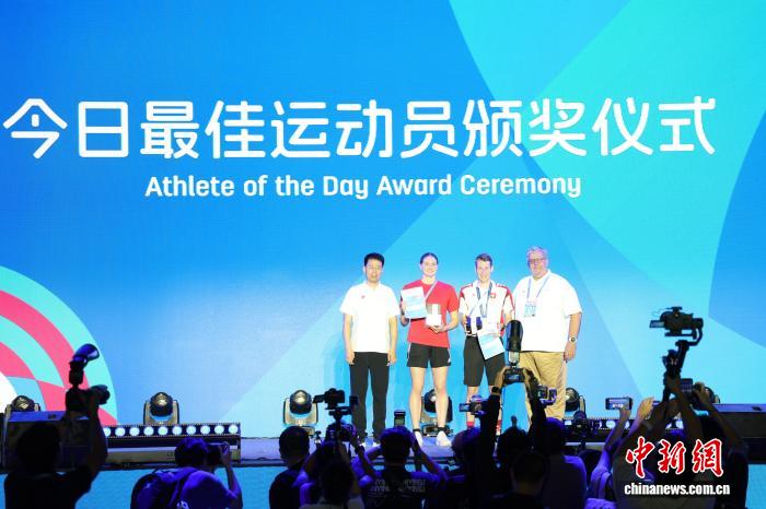 国际友人沉浸式体验四川非遗 巴蜀文化魅力绽放