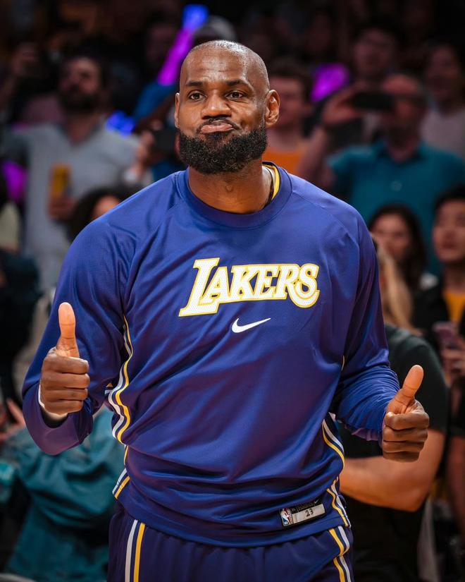 湖人三巨头兼容突破关键战