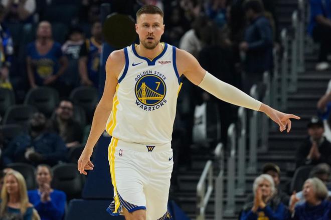 爱德华兹带伤爆发率队终结连败 勇士三将伤退难