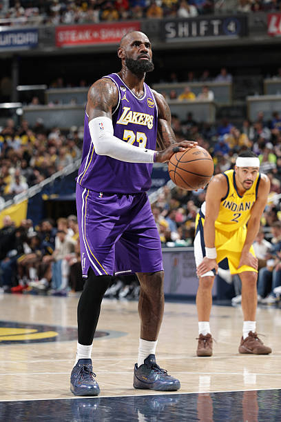 詹姆斯罚球次数创生涯新低 湖人进攻策略引关注