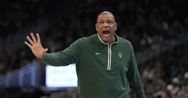 雄鹿队惨败无缘季后赛 更衣室分裂致里弗斯下课