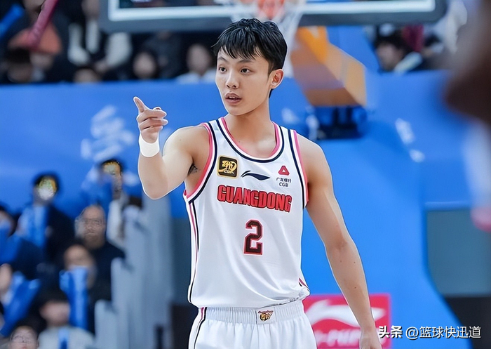 广东男篮季后赛前阵容调整遇伤病挑战 杜锋面临